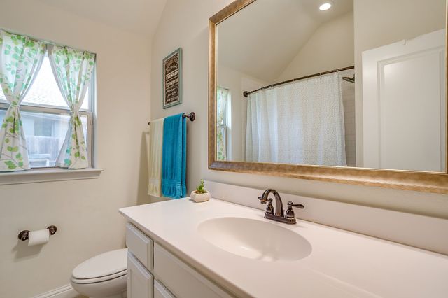 416 Bluffside Trail, Benbrook, TX 76126