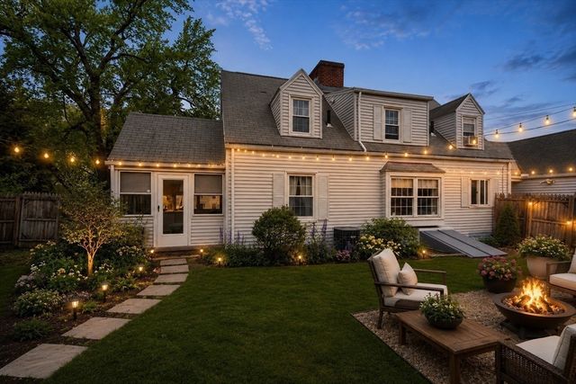 39 Pleasant St, Holyoke, MA 01040