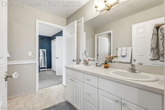 1628 Royal Birkdale Drive W, Oxford Charter Township, MI 48371