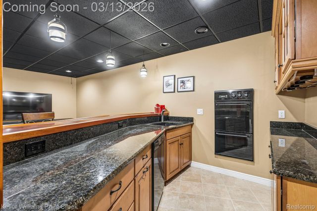 1628 Royal Birkdale Drive W, Oxford Charter Township, MI 48371