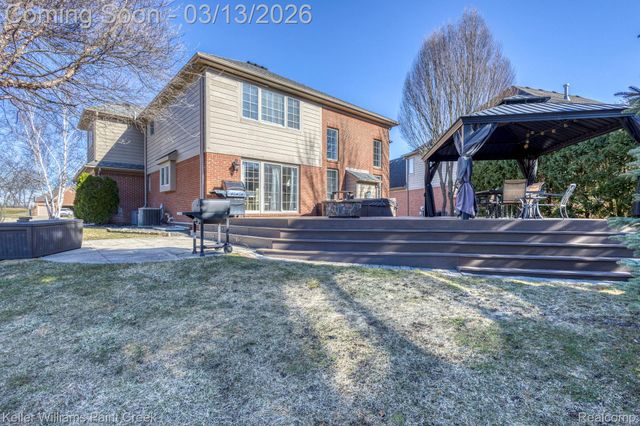 1628 Royal Birkdale Drive W, Oxford Charter Township, MI 48371