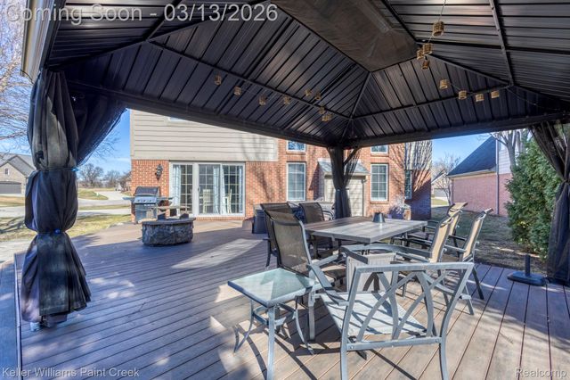 1628 Royal Birkdale Drive W, Oxford Charter Township, MI 48371