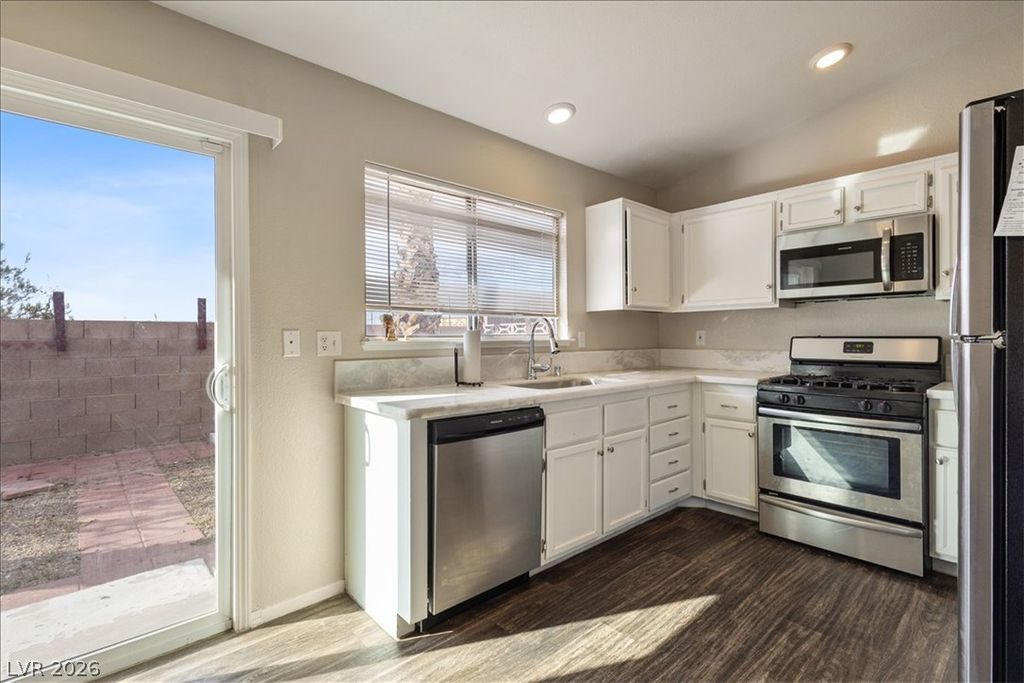 4349 Faberge Avenue, Las Vegas, NV 89115 — photo 5