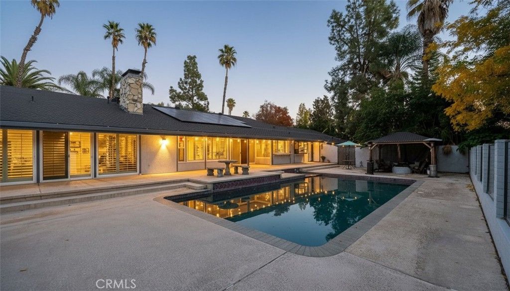 Image 2 of property listing at 2110 Hathaway, Riverside, CA 92506