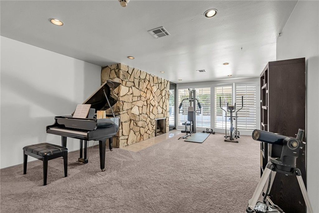Image 27 of property listing at 2110 Hathaway, Riverside, CA 92506