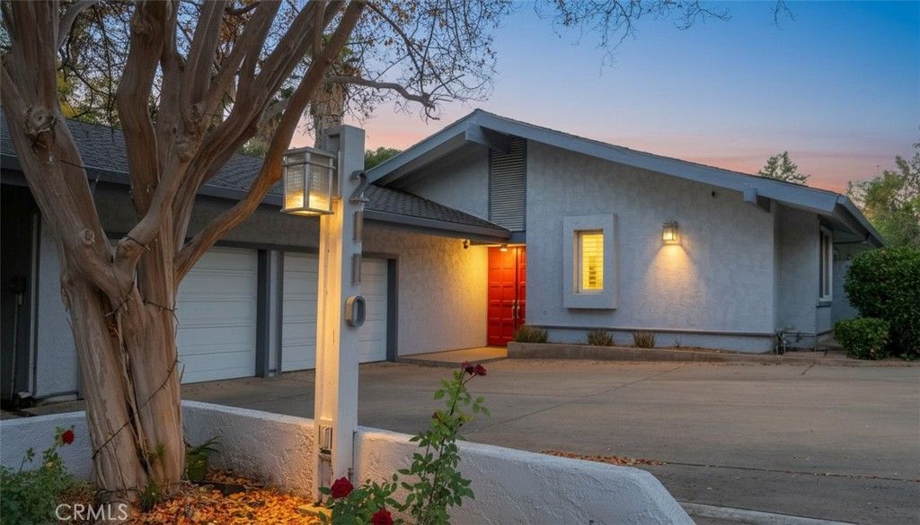Image 3 of property listing at 2110 Hathaway, Riverside, CA 92506