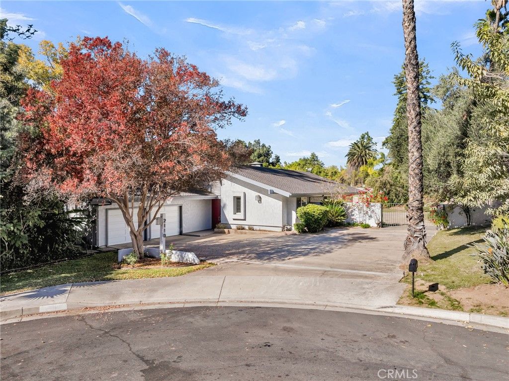 Image 4 of property listing at 2110 Hathaway, Riverside, CA 92506