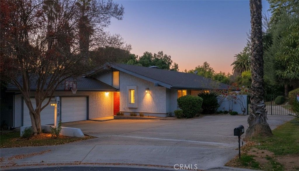 Image 8 of property listing at 2110 Hathaway, Riverside, CA 92506