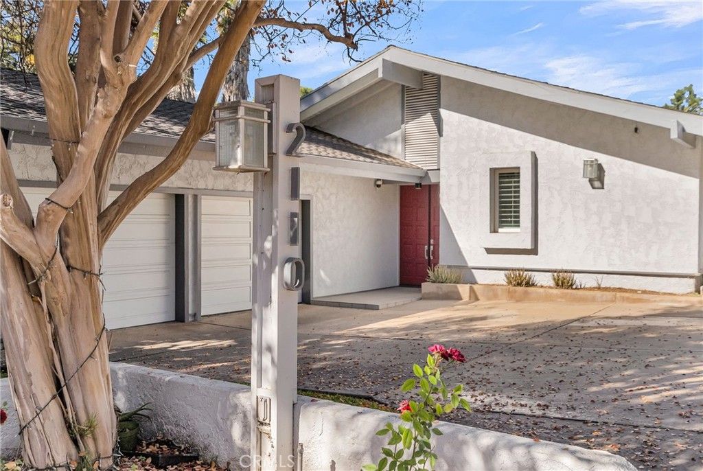 Image 9 of property listing at 2110 Hathaway, Riverside, CA 92506