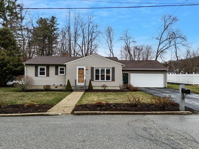 26 Bert Street, Hooksett, NH 03106