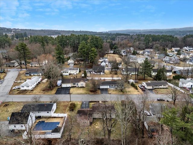 26 Bert Street, Hooksett, NH 03106