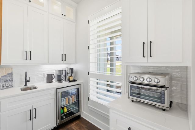 701 Glade Park Court, Azle, TX 76020