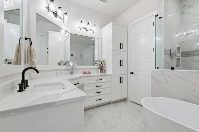 701 Glade Park Court, Azle, TX 76020