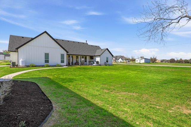 701 Glade Park Court, Azle, TX 76020