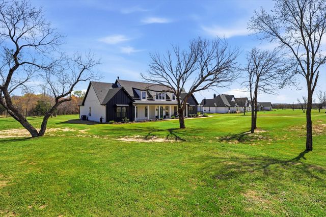 701 Glade Park Court, Azle, TX 76020