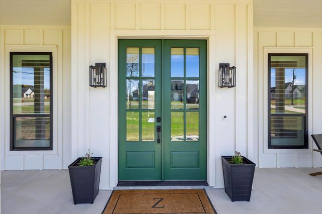 701 Glade Park Court, Azle, TX 76020