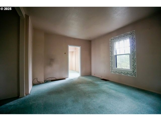 2620 CHAMBERS St, Eugene, OR 97405