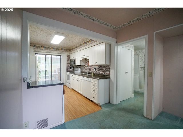 2620 CHAMBERS St, Eugene, OR 97405