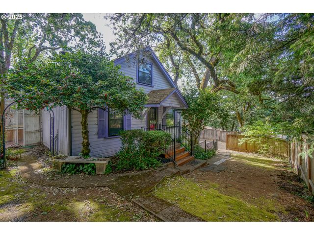 2620 CHAMBERS St, Eugene, OR 97405
