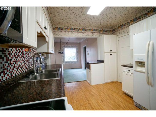 2620 CHAMBERS St, Eugene, OR 97405