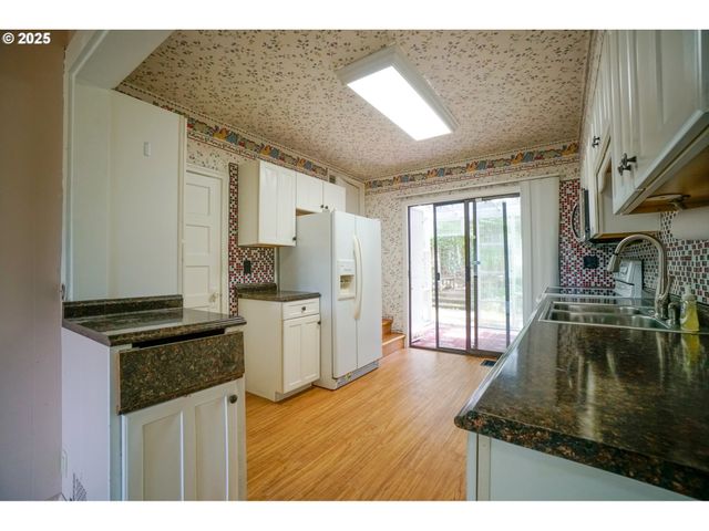 2620 CHAMBERS St, Eugene, OR 97405