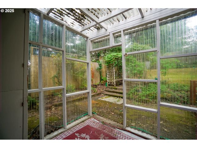 2620 CHAMBERS St, Eugene, OR 97405