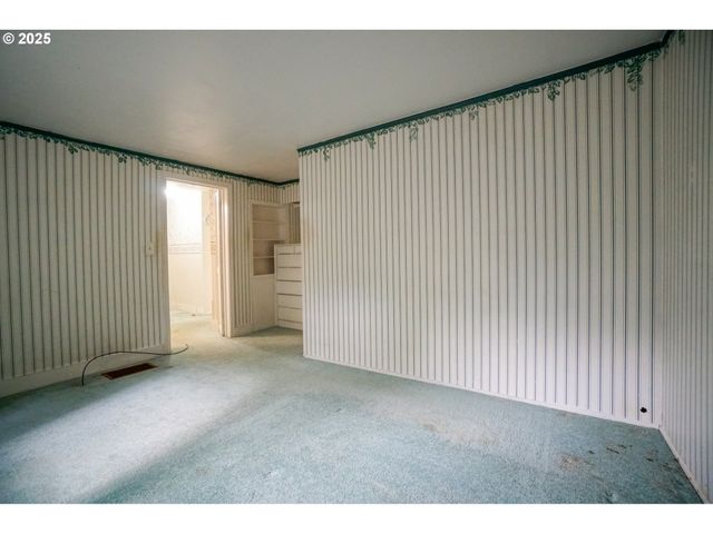 2620 CHAMBERS St, Eugene, OR 97405