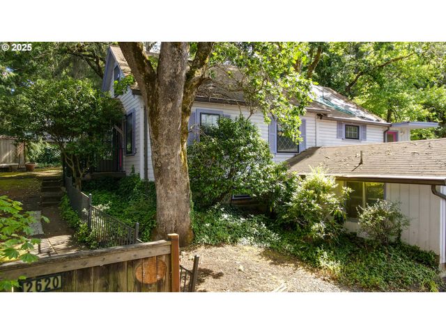 2620 CHAMBERS St, Eugene, OR 97405
