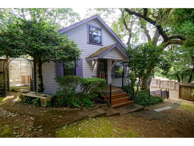 2620 CHAMBERS St, Eugene, OR 97405