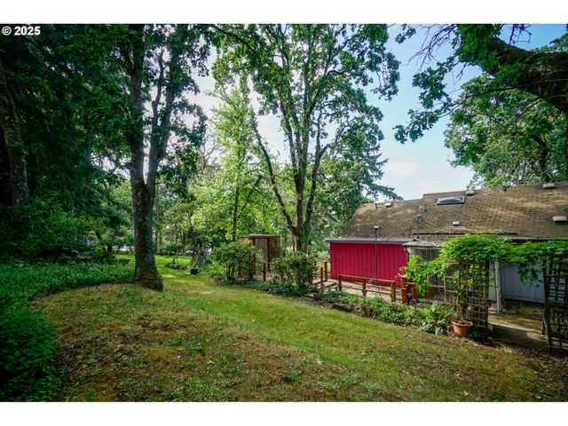 2620 CHAMBERS St, Eugene, OR 97405