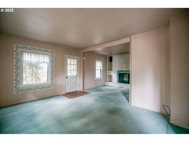 2620 CHAMBERS St, Eugene, OR 97405