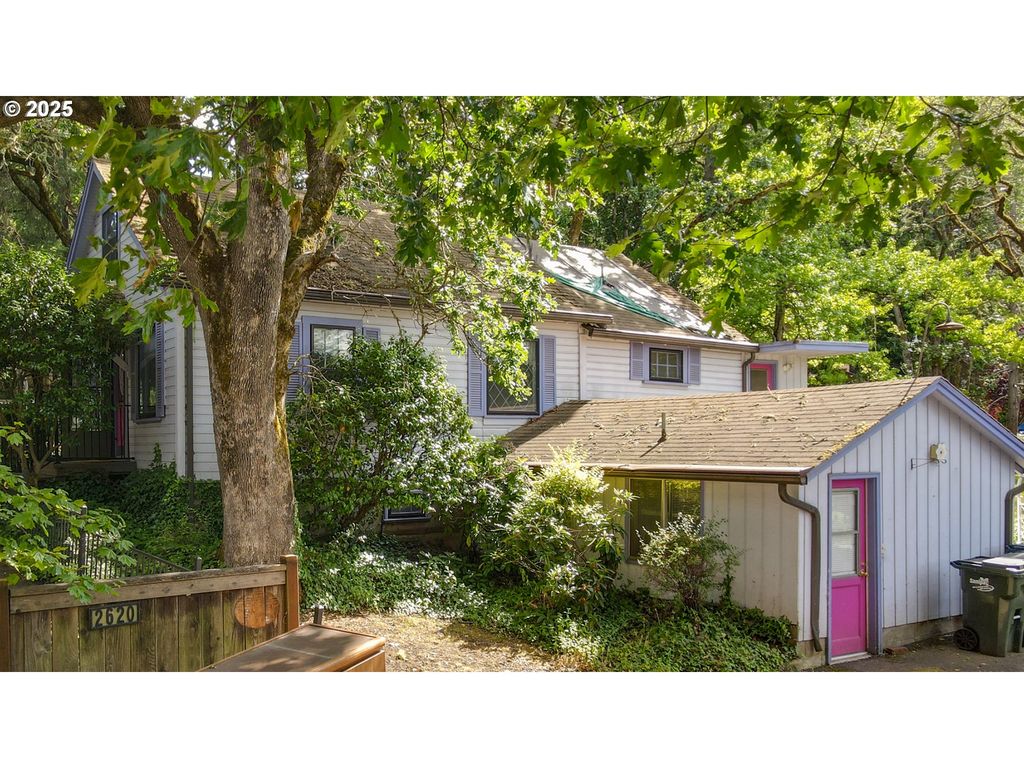 2620 CHAMBERS St, Eugene, OR 97405