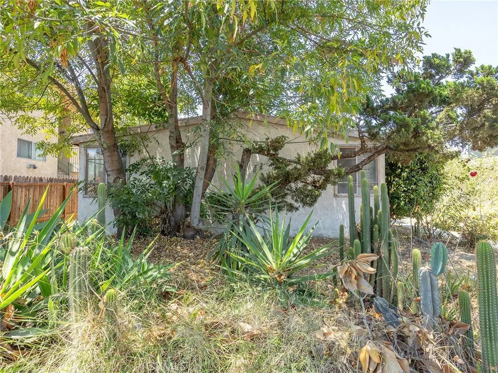 14301 Roscoe, Panorama City, CA 91402