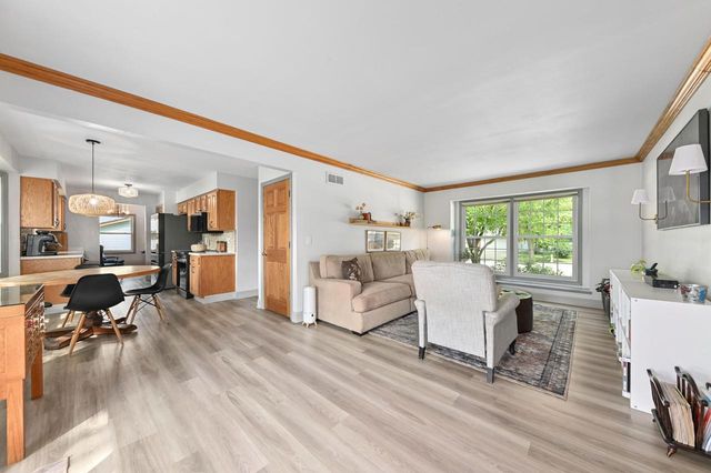 703 Cheyenne DRIVE, Waukesha, WI 53188