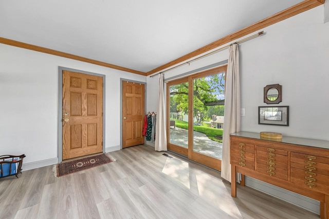 703 Cheyenne DRIVE, Waukesha, WI 53188