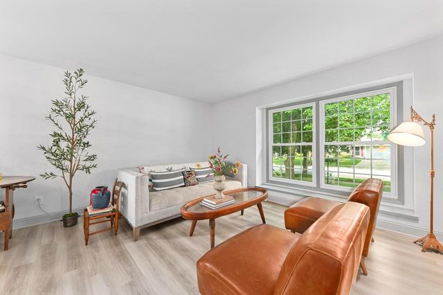 703 Cheyenne DRIVE, Waukesha, WI 53188