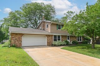 703 Cheyenne DRIVE, Waukesha, WI 53188