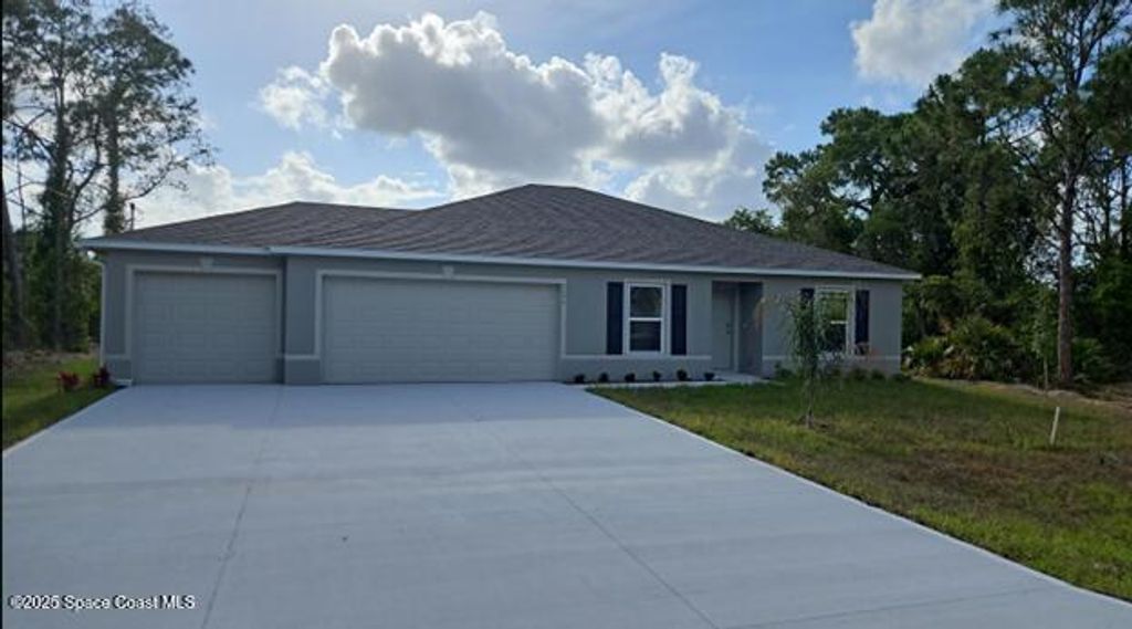 2090 Walsh Avenue SE, Palm Bay, FL 32909