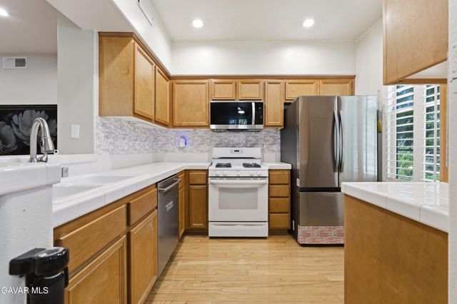 24136 Victoria Unit 29, Valencia, CA 91355