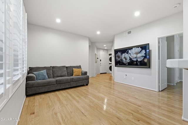 24136 Victoria Unit 29, Valencia, CA 91355