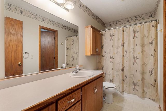 6247 Albert Lane, North Branch, MN 55056