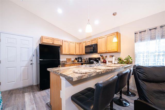1360 COTTAGE CIRCLE, Tavares, FL 32778
