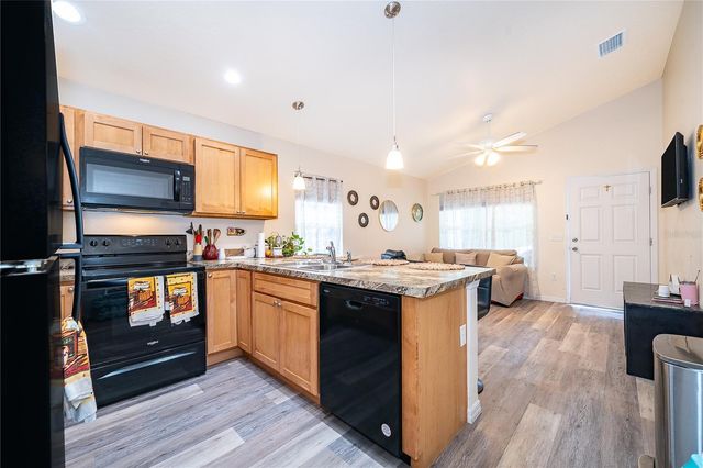 1360 COTTAGE CIRCLE, Tavares, FL 32778