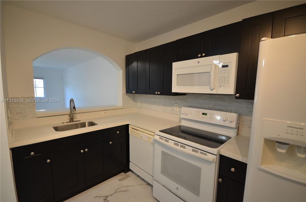 1241 SE 29th Street 102, Homestead, FL 33035