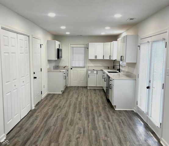 10147 Park Stream Drive, Indianapolis, IN 46229