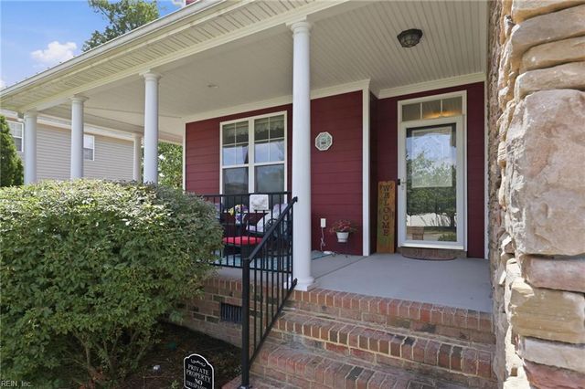 616 Flint Chip DR, Chesapeake, VA 23320
