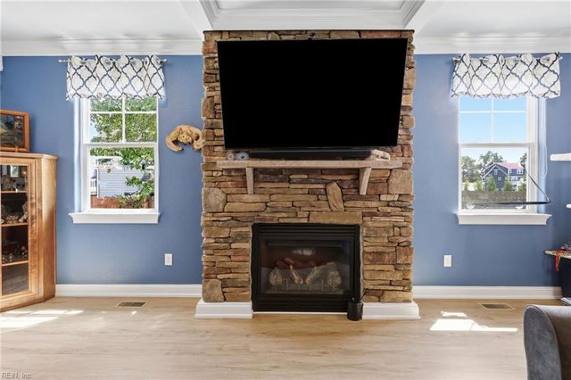 616 Flint Chip DR, Chesapeake, VA 23320