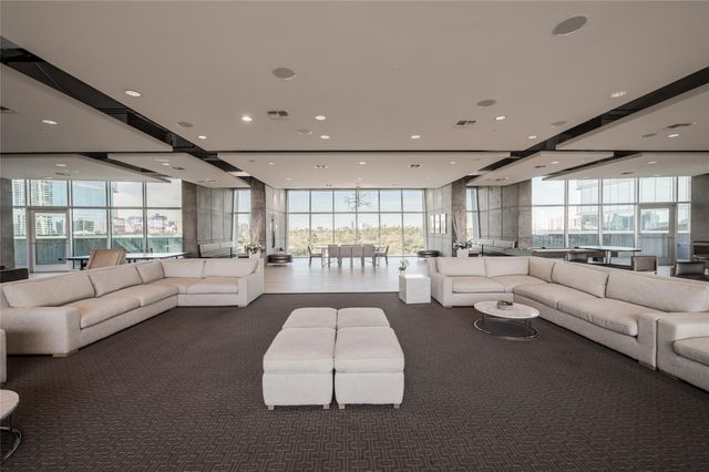 5927 Almeda Road 22810, Houston, TX 77004