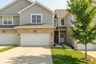 600 W Pleasant Lane C2, Lombard, IL 60148