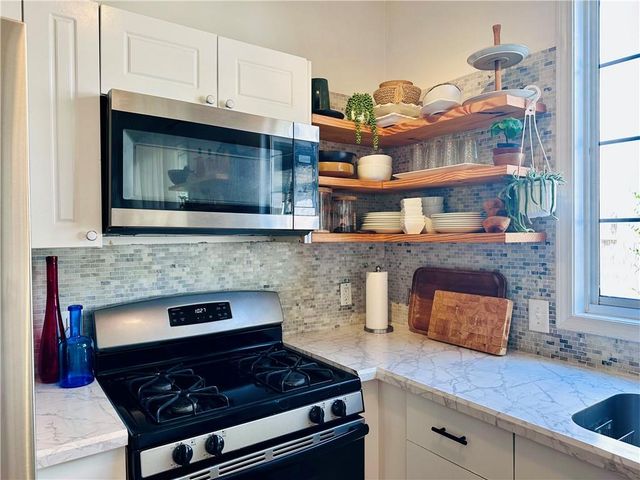 193 Windcroft Circle NW, Acworth, GA 30101